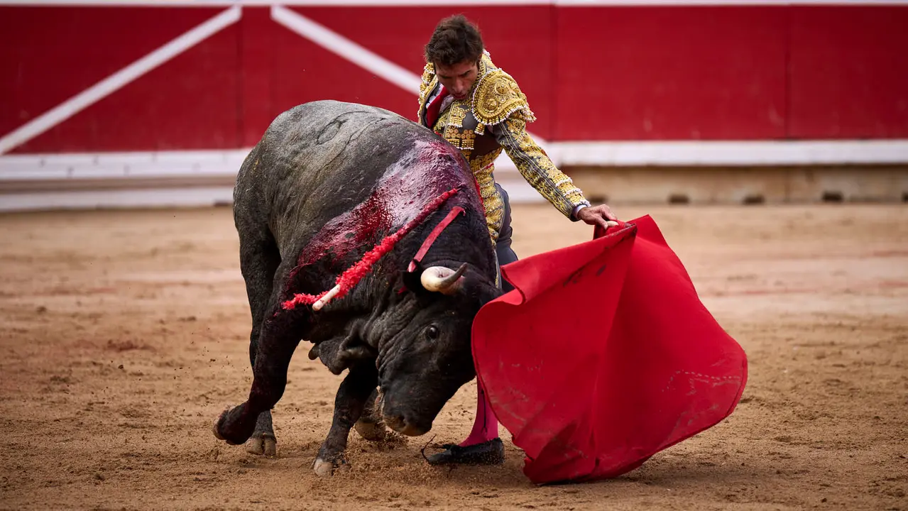 Sexta corrida de la Feria del Toro de San Fermín 2025 con toros de José Escolar para Rafaelillo, Fernando Robleño y Juan de Castilla. PABLO LASAOSA