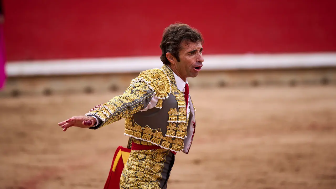 Sexta corrida de la Feria del Toro de San Fermín 2025 con toros de José Escolar para Rafaelillo, Fernando Robleño y Juan de Castilla. PABLO LASAOSA