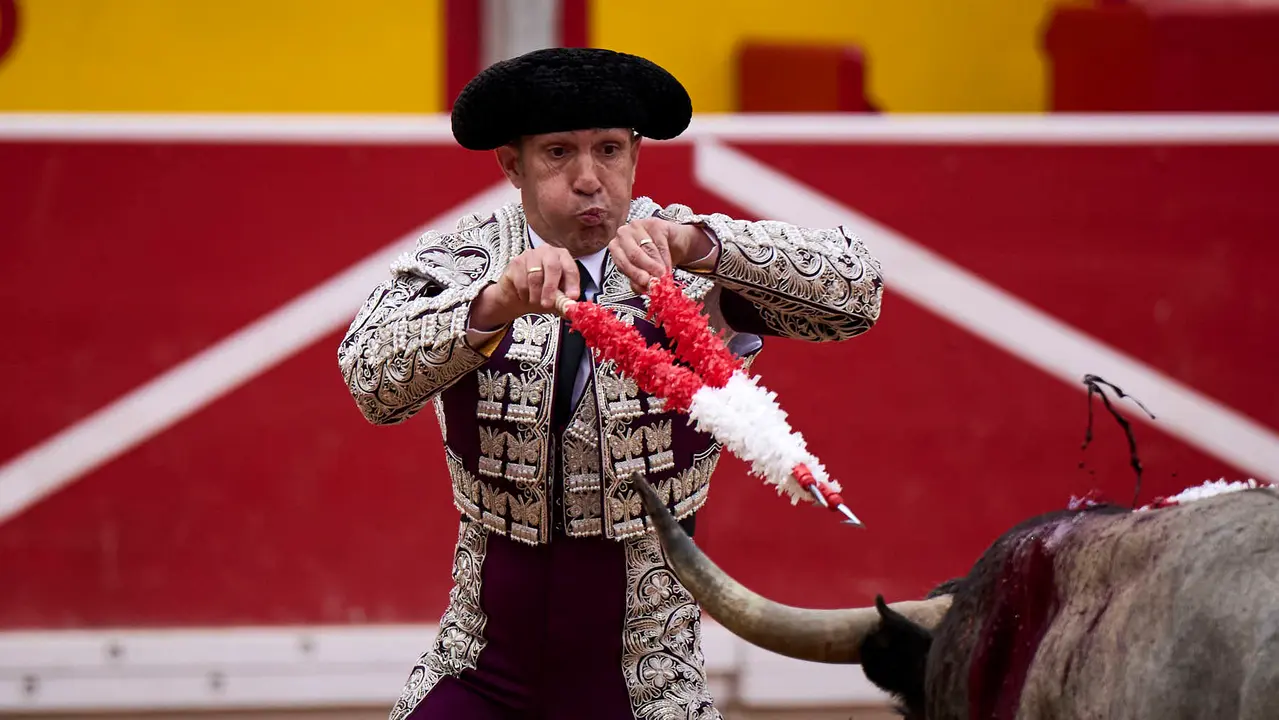 Sexta corrida de la Feria del Toro de San Fermín 2025 con toros de José Escolar para Rafaelillo, Fernando Robleño y Juan de Castilla. PABLO LASAOSA