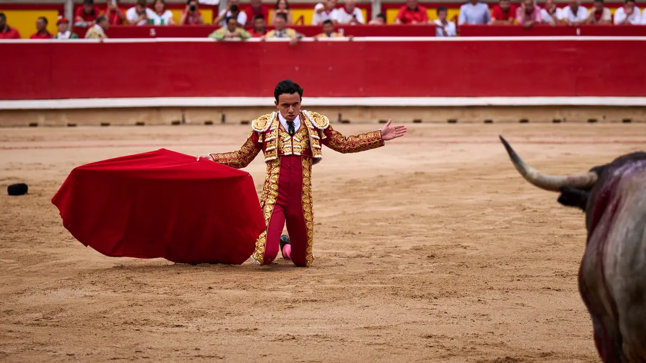 Sexta corrida de la Feria del Toro de San Fermín 2025 con toros de José Escolar para Rafaelillo, Fernando Robleño y Juan de Castilla. PABLO LASAOSA