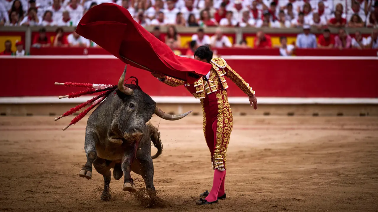 Sexta corrida de la Feria del Toro de San Fermín 2025 con toros de José Escolar para Rafaelillo, Fernando Robleño y Juan de Castilla. PABLO LASAOSA