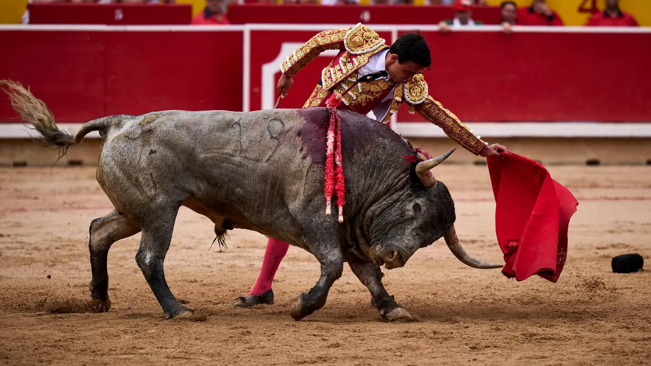 Sexta corrida de la Feria del Toro de San Fermín 2025 con toros de José Escolar para Rafaelillo, Fernando Robleño y Juan de Castilla. PABLO LASAOSA