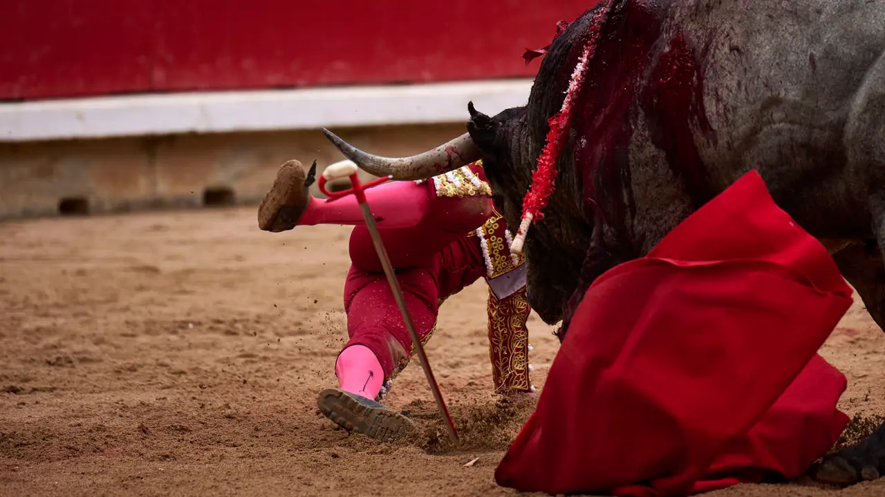 Sexta corrida de la Feria del Toro de San Fermín 2025 con toros de José Escolar para Rafaelillo, Fernando Robleño y Juan de Castilla. PABLO LASAOSA