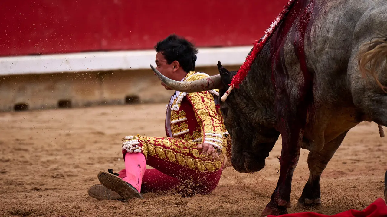Sexta corrida de la Feria del Toro de San Fermín 2025 con toros de José Escolar para Rafaelillo, Fernando Robleño y Juan de Castilla. PABLO LASAOSA