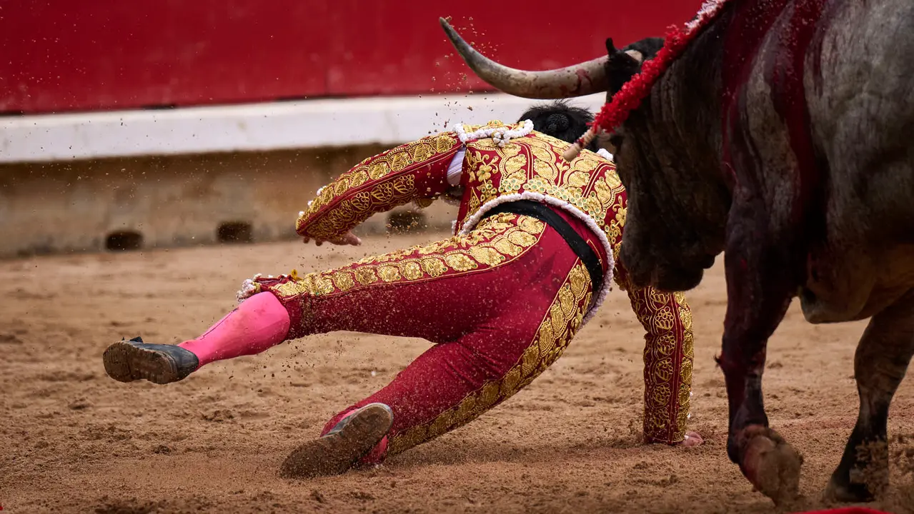 Sexta corrida de la Feria del Toro de San Fermín 2025 con toros de José Escolar para Rafaelillo, Fernando Robleño y Juan de Castilla. PABLO LASAOSA