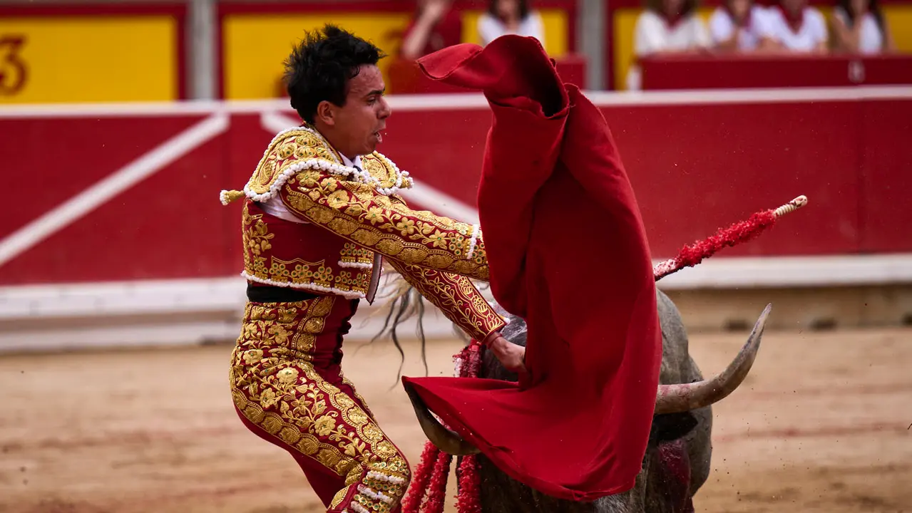 Sexta corrida de la Feria del Toro de San Fermín 2025 con toros de José Escolar para Rafaelillo, Fernando Robleño y Juan de Castilla. PABLO LASAOSA