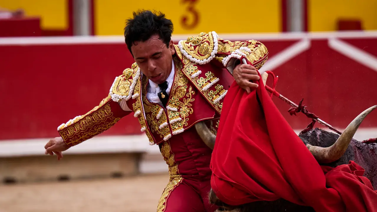 Sexta corrida de la Feria del Toro de San Fermín 2025 con toros de José Escolar para Rafaelillo, Fernando Robleño y Juan de Castilla. PABLO LASAOSA