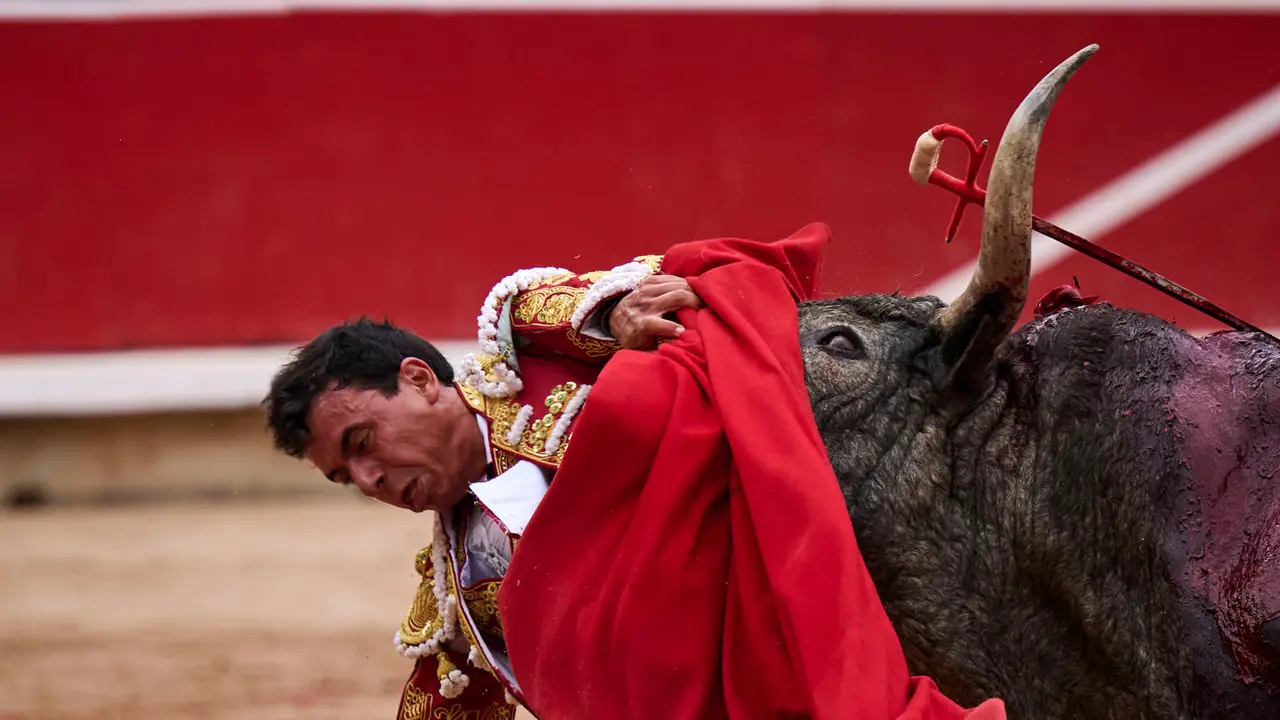 Sexta corrida de la Feria del Toro de San Fermín 2025 con toros de José Escolar para Rafaelillo, Fernando Robleño y Juan de Castilla. PABLO LASAOSA