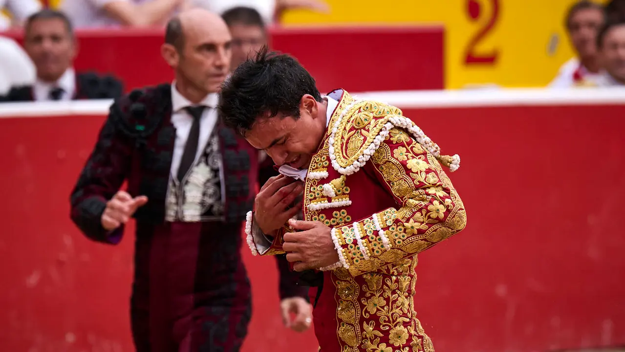 Sexta corrida de la Feria del Toro de San Fermín 2025 con toros de José Escolar para Rafaelillo, Fernando Robleño y Juan de Castilla. PABLO LASAOSA
