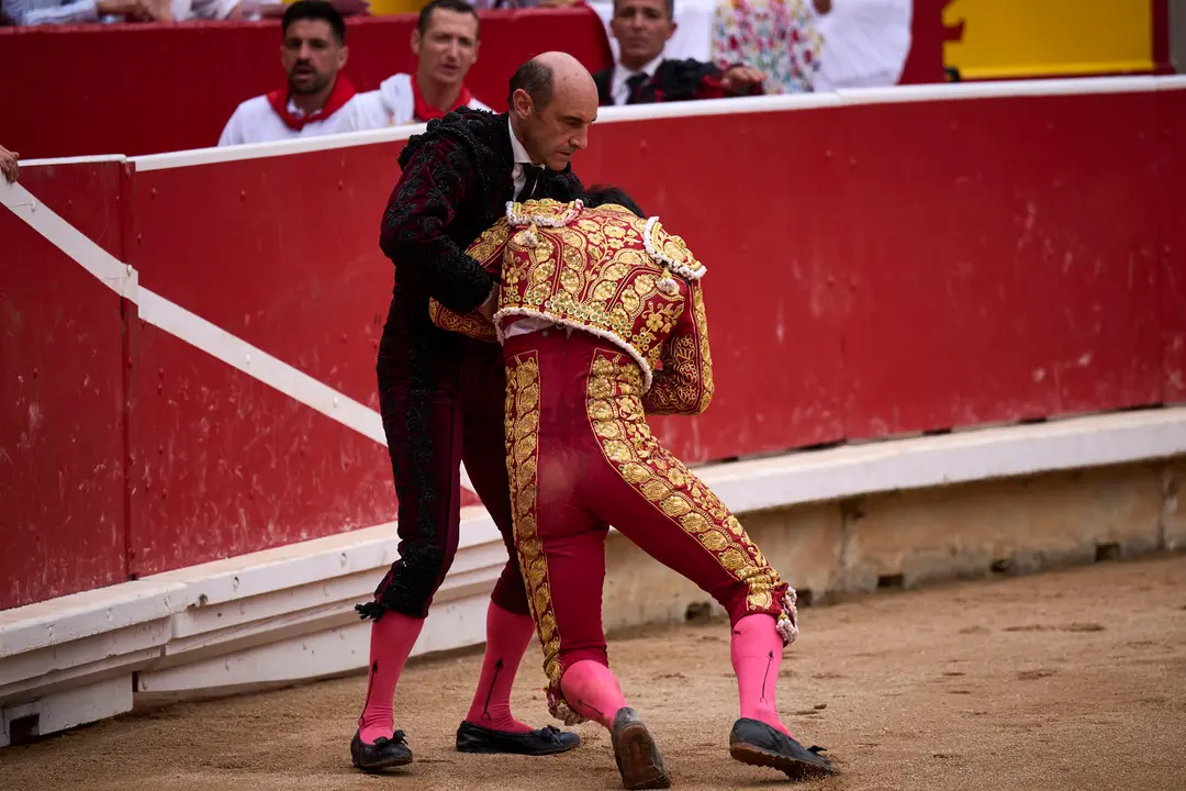 Sexta corrida de la Feria del Toro de San Fermín 2025 con toros de José Escolar para Rafaelillo, Fernando Robleño y Juan de Castilla. PABLO LASAOSA