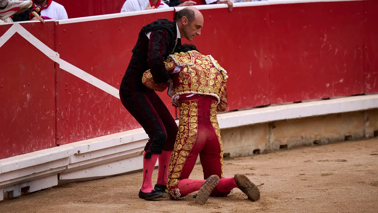 Sexta corrida de la Feria del Toro de San Fermín 2025 con toros de José Escolar para Rafaelillo, Fernando Robleño y Juan de Castilla. PABLO LASAOSA