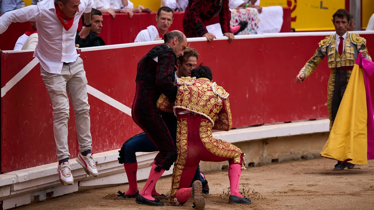 Sexta corrida de la Feria del Toro de San Fermín 2025 con toros de José Escolar para Rafaelillo, Fernando Robleño y Juan de Castilla. PABLO LASAOSA
