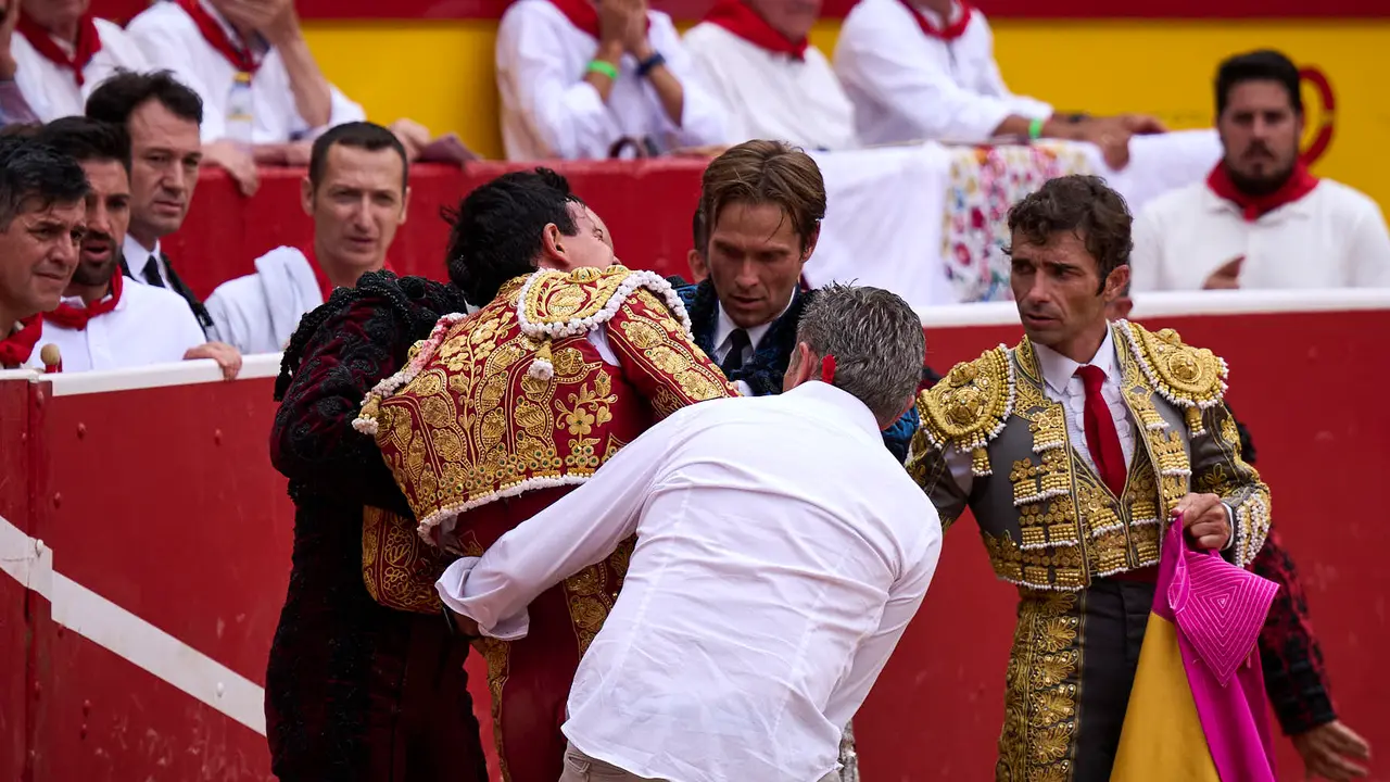 Sexta corrida de la Feria del Toro de San Fermín 2025 con toros de José Escolar para Rafaelillo, Fernando Robleño y Juan de Castilla. PABLO LASAOSA