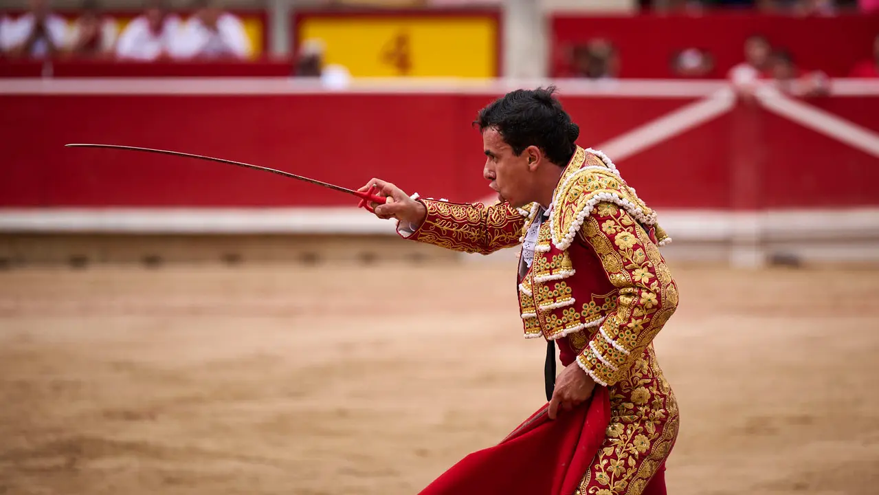 Sexta corrida de la Feria del Toro de San Fermín 2025 con toros de José Escolar para Rafaelillo, Fernando Robleño y Juan de Castilla. PABLO LASAOSA