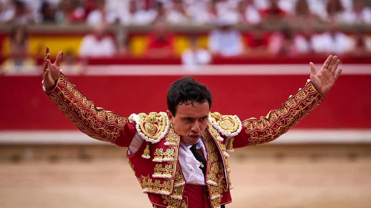 Sexta corrida de la Feria del Toro de San Fermín 2025 con toros de José Escolar para Rafaelillo, Fernando Robleño y Juan de Castilla. PABLO LASAOSA