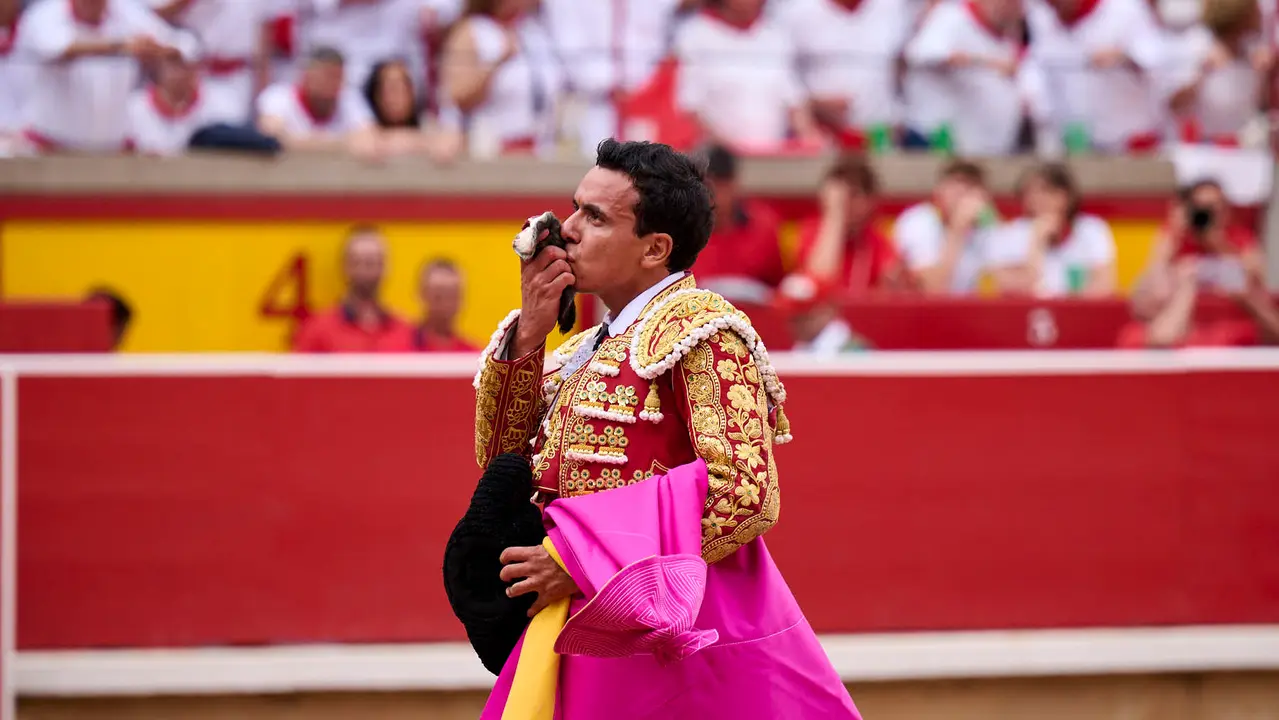 Sexta corrida de la Feria del Toro de San Fermín 2025 con toros de José Escolar para Rafaelillo, Fernando Robleño y Juan de Castilla. PABLO LASAOSA