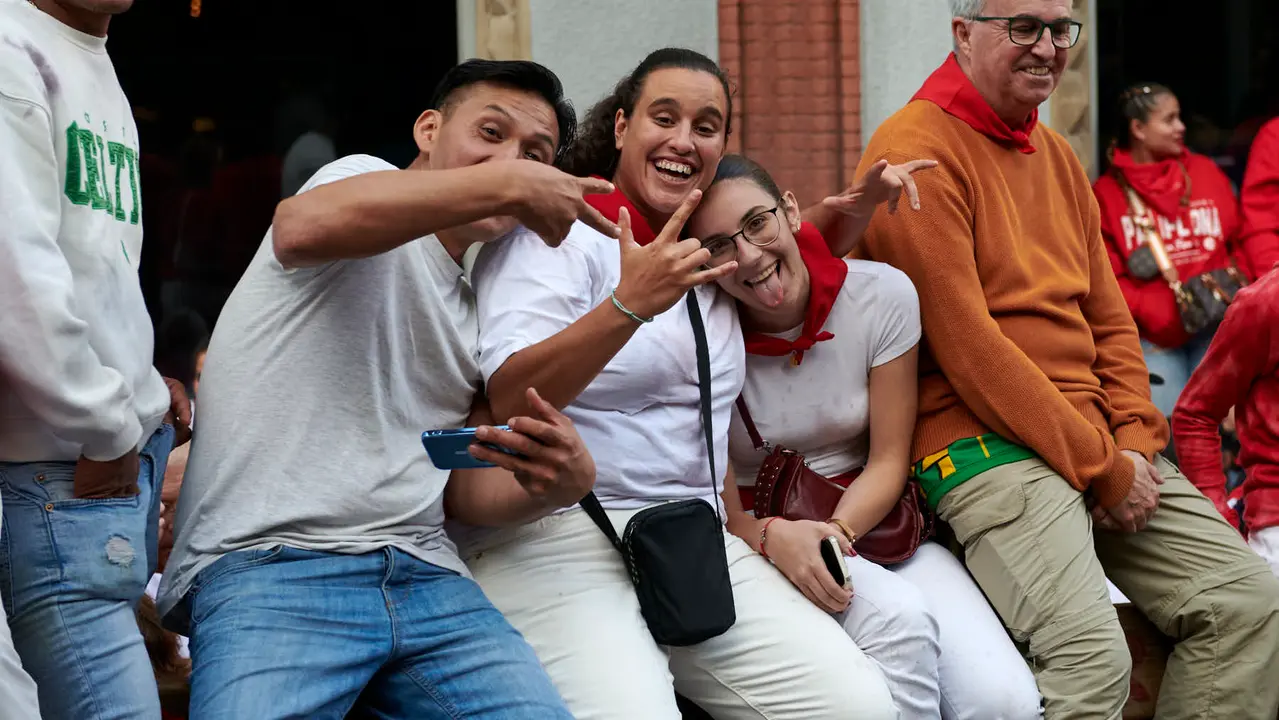 Ambiente en el séptimo encierro de San Fermín 2025. IRANZU LARRASOAÑA