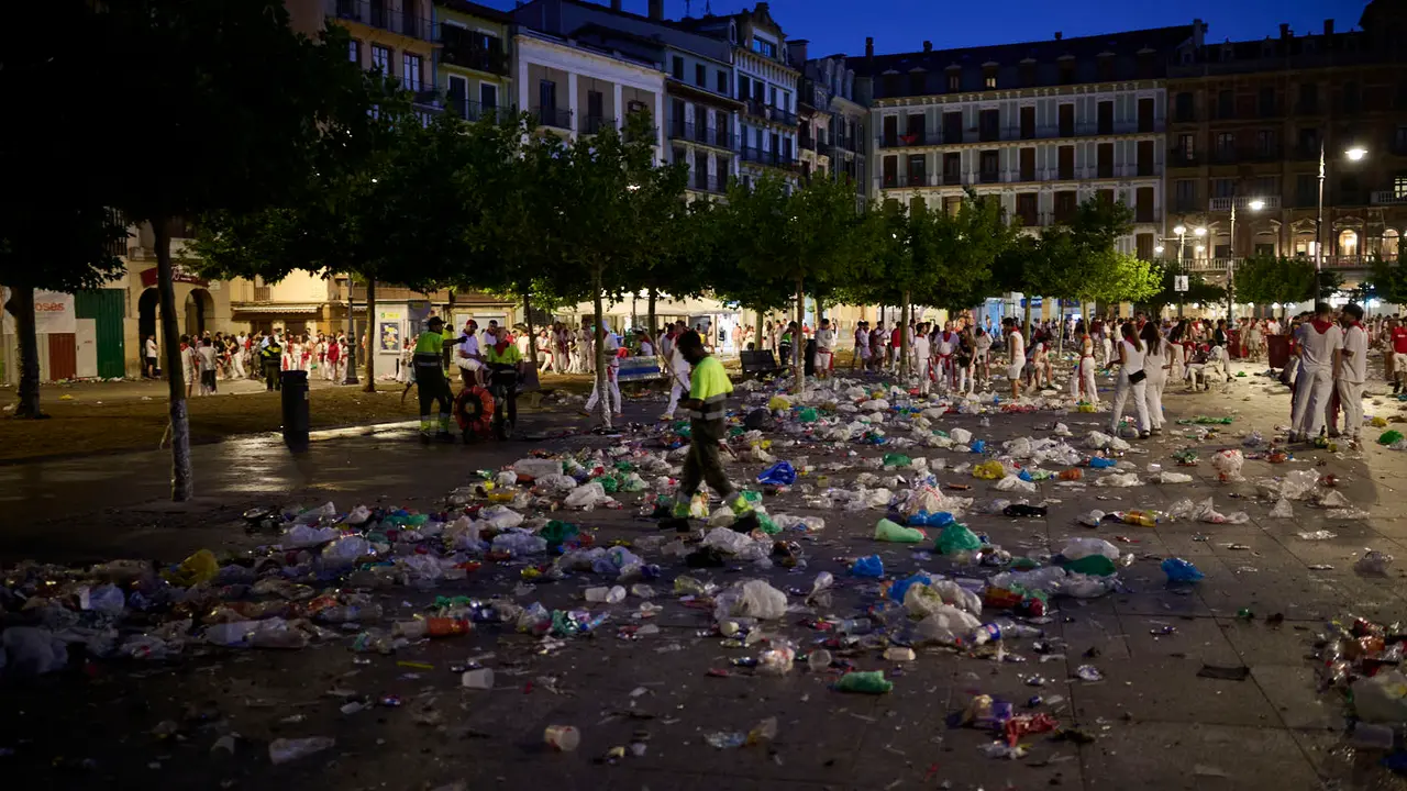 Séptimo encierro de San Fermín 2025 con toros de La Palmosilla. PABLO LASAOSA