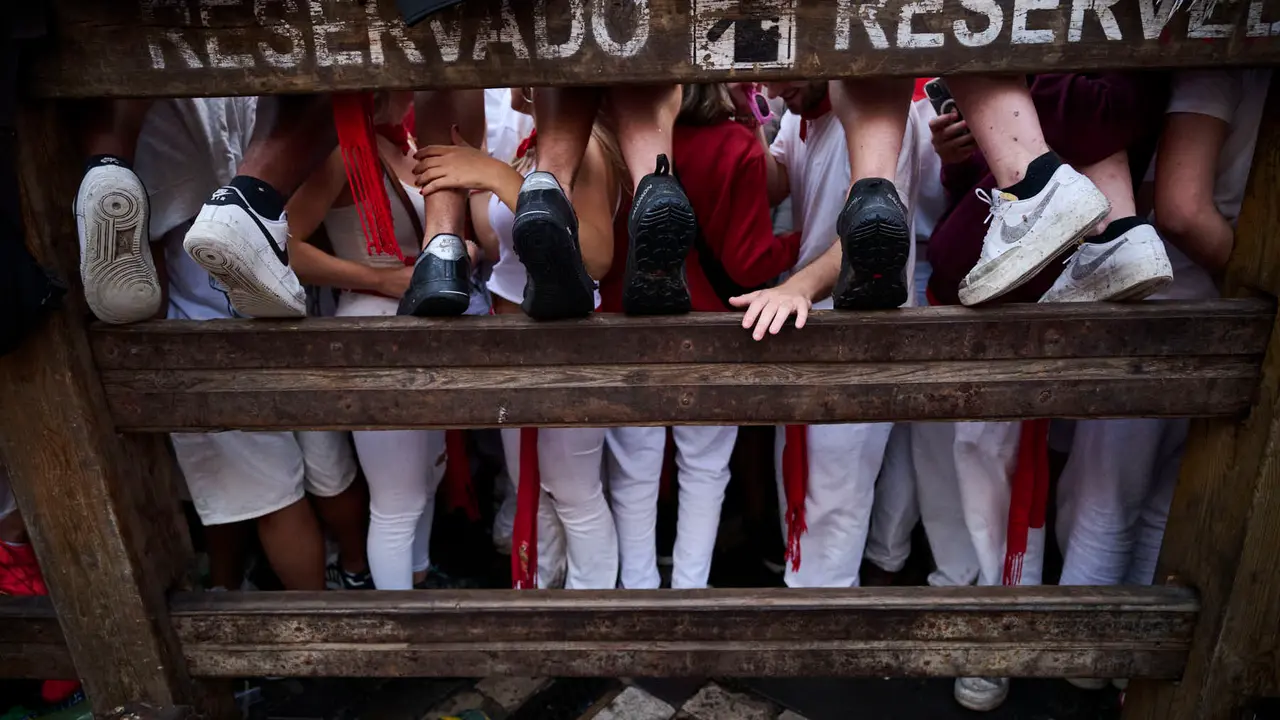 Séptimo encierro de San Fermín 2025 con toros de La Palmosilla. PABLO LASAOSA