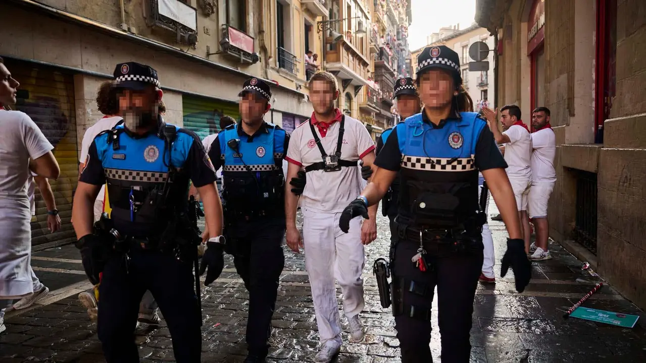 Séptimo encierro de San Fermín 2025 con toros de La Palmosilla. PABLO LASAOSA