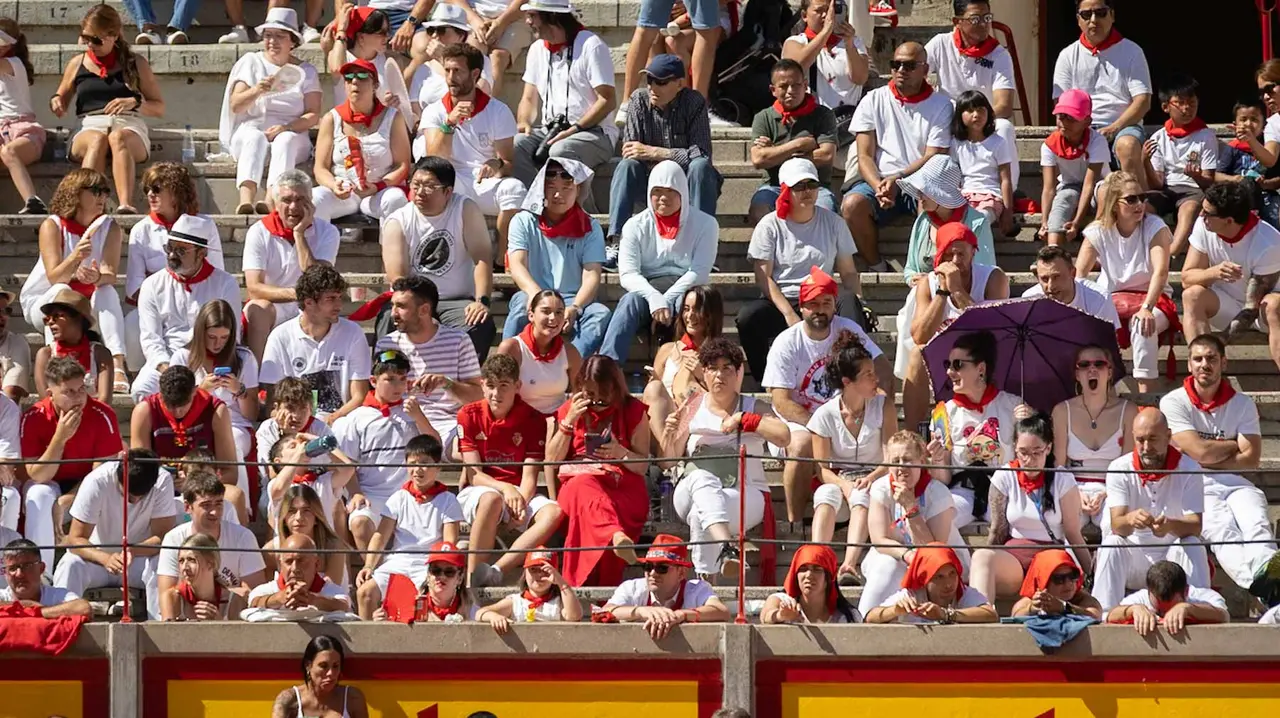 Concurso de anillas en la plaza de toros de Pamplona. Maite H. Mateo..-08