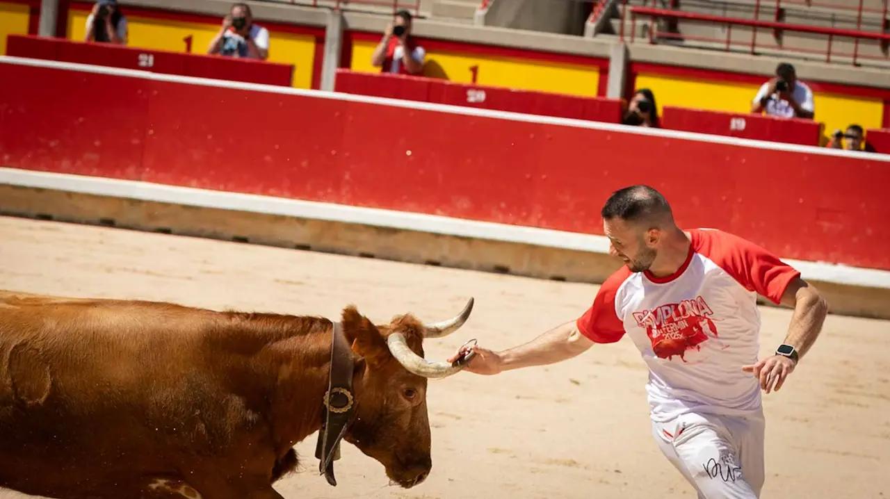 Concurso de anillas en la plaza de toros de Pamplona. Maite H. Mateo..-10