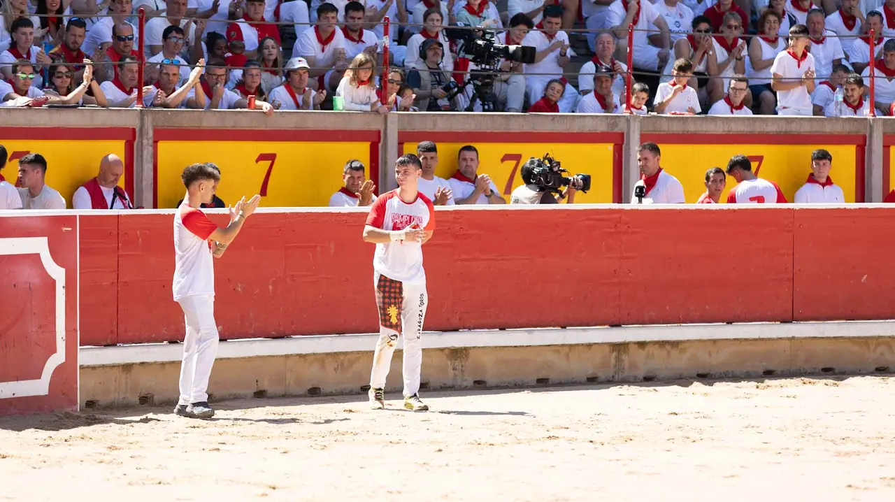 Concurso de anillas en la plaza de toros de Pamplona. Maite H. Mateo..-12