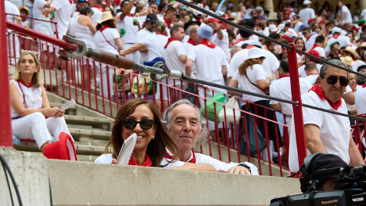 Los tendidos de la plaza de Toros de Pamplona durante la séptima corrida de la Feria del Toro de San Fermín 2025 con toros de La Palmosilla para Jiménez Fortes, Fernando Adrián y Ginés Marín. IÑIGO ALZUGARAY