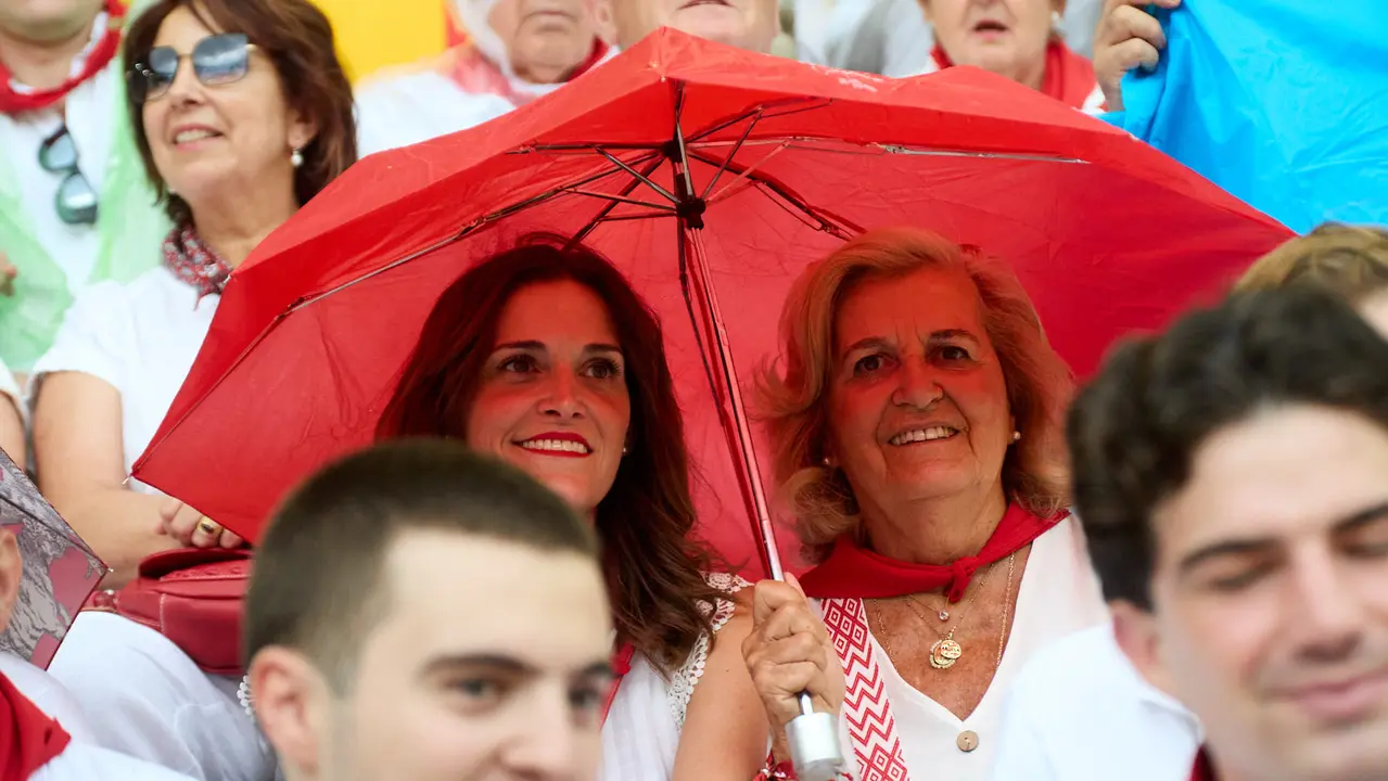 Los tendidos de la plaza de Toros de Pamplona durante la séptima corrida de la Feria del Toro de San Fermín 2025 con toros de La Palmosilla para Jiménez Fortes, Fernando Adrián y Ginés Marín. IÑIGO ALZUGARAY