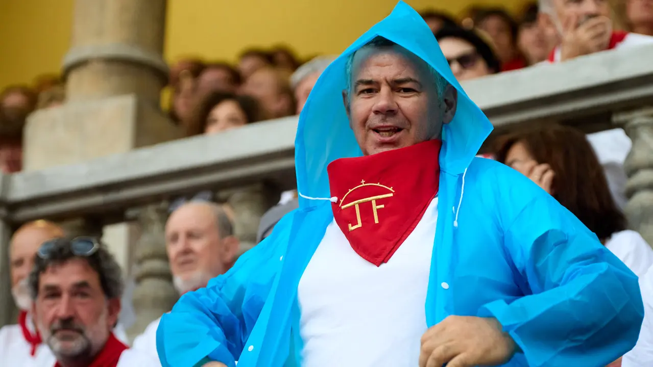 Los tendidos de la plaza de Toros de Pamplona durante la séptima corrida de la Feria del Toro de San Fermín 2025 con toros de La Palmosilla para Jiménez Fortes, Fernando Adrián y Ginés Marín. IÑIGO ALZUGARAY