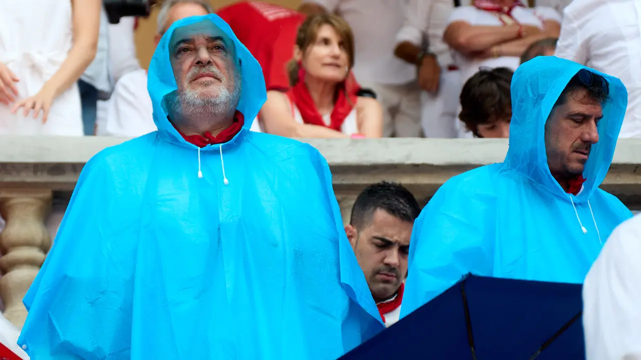 Los tendidos de la plaza de Toros de Pamplona durante la séptima corrida de la Feria del Toro de San Fermín 2025 con toros de La Palmosilla para Jiménez Fortes, Fernando Adrián y Ginés Marín. IÑIGO ALZUGARAY