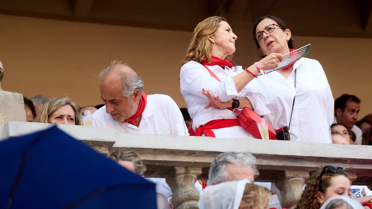 Los tendidos de la plaza de Toros de Pamplona durante la séptima corrida de la Feria del Toro de San Fermín 2025 con toros de La Palmosilla para Jiménez Fortes, Fernando Adrián y Ginés Marín. IÑIGO ALZUGARAY
