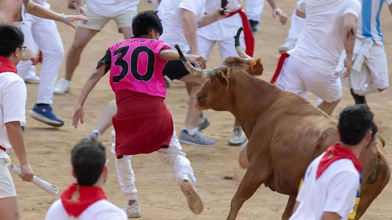 Suelta de vaquillas tras el octavo encierro de San Fermín.Maite H. Mateo..-07