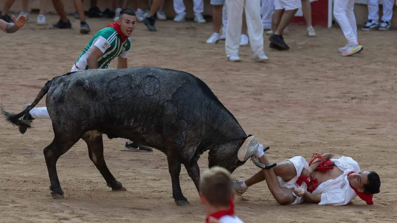 Suelta de vaquillas tras el octavo encierro de San Fermín.Maite H. Mateo..-27