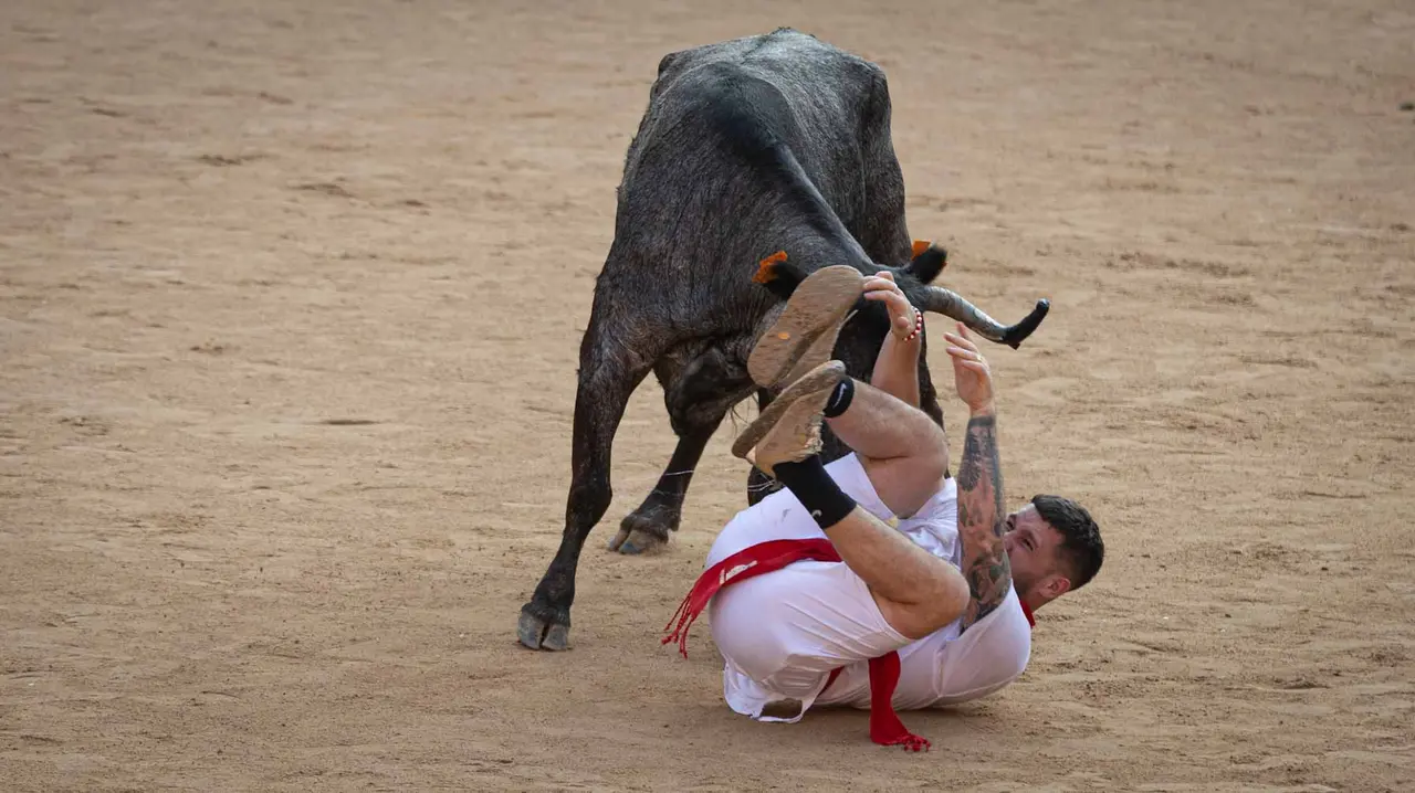 Suelta de vaquillas tras el octavo encierro de San Fermín.Maite H. Mateo..-40