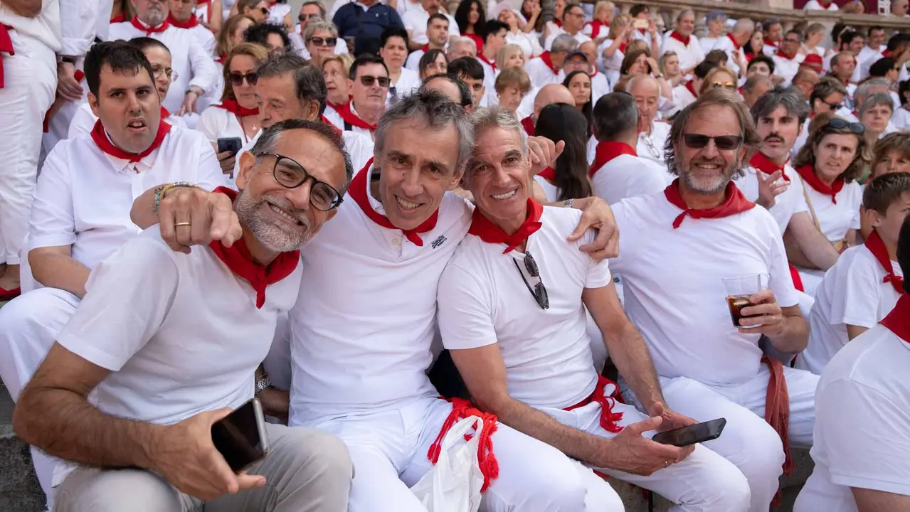 Ambiente en la última corrida de la Feria de San Fermín. Maite H. Mateo..-02
