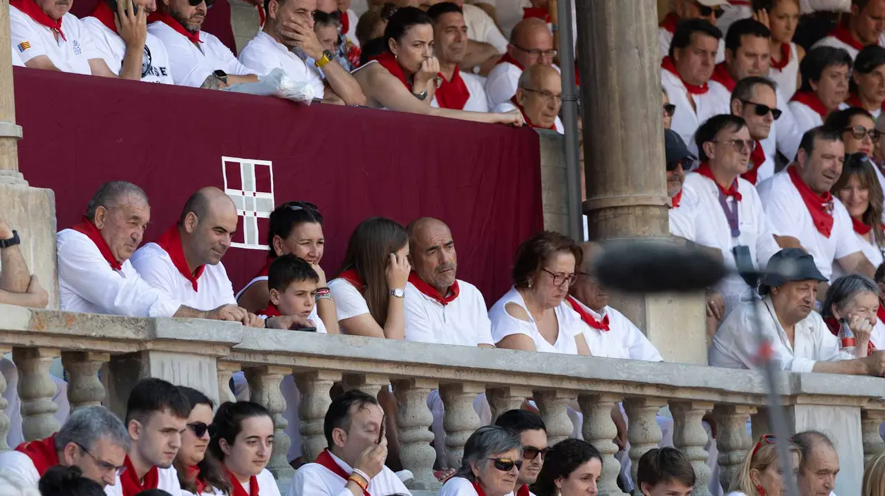 Ambiente en la última corrida de la Feria de San Fermín. Maite H. Mateo..-15