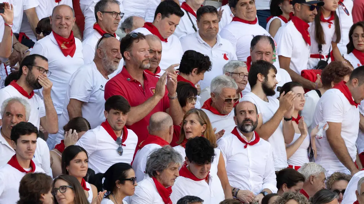 Ambiente en la última corrida de la Feria de San Fermín. Maite H. Mateo..-17