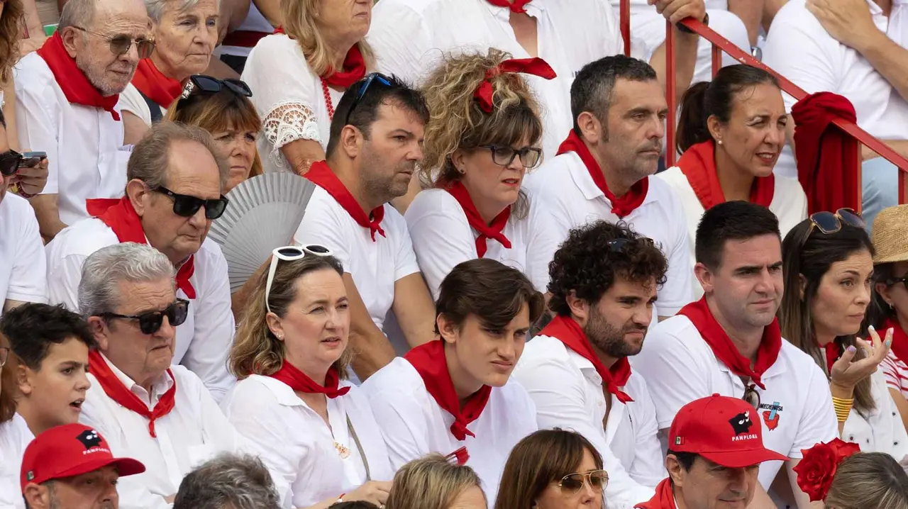 Ambiente en la última corrida de la Feria de San Fermín. Maite H. Mateo..-32