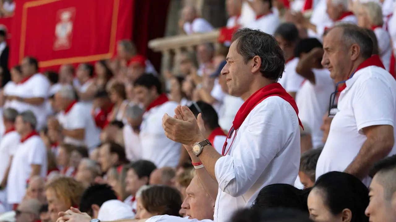Ambiente en la última corrida de la Feria de San Fermín. Maite H. Mateo..-33