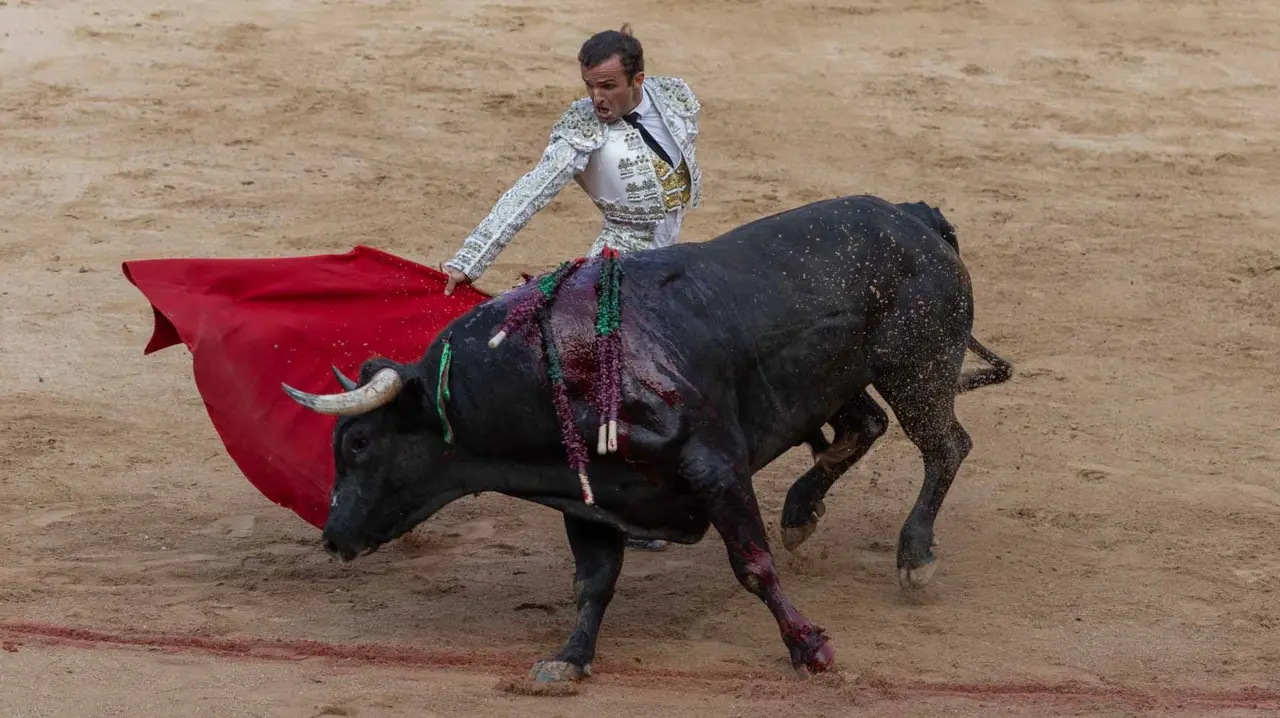 Última corrida de la Feria de San Fermín. Maite H. Mateo..-23