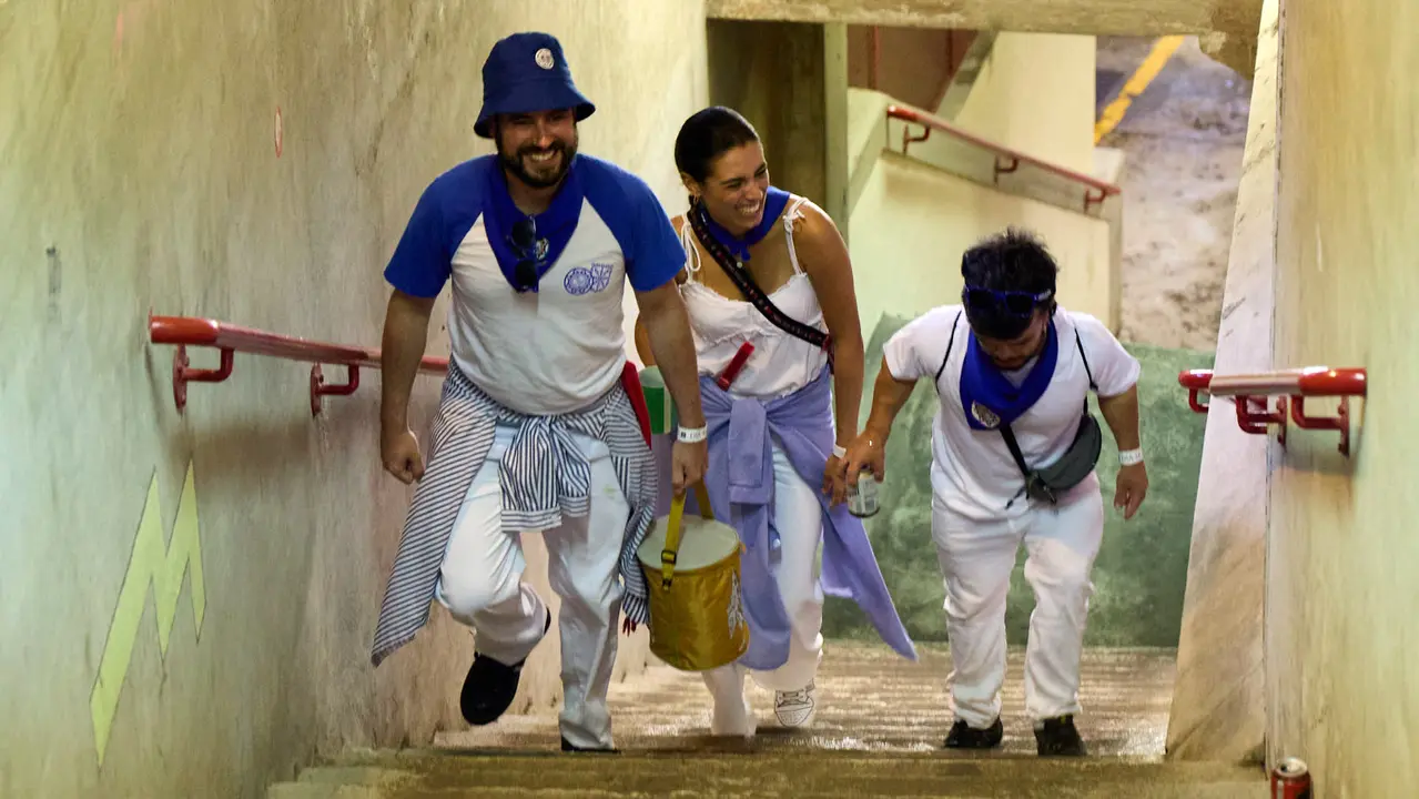 Ambiente en la plaza de Toros de Pamplona durante la última corrida de la Feria del Toro de San Fermín 2025. IÑIGO ALZUGARAY