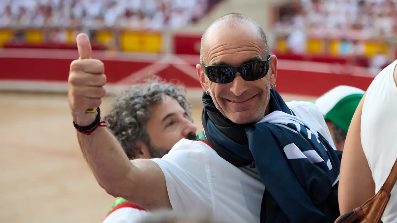 Ambiente en la plaza de Toros de Pamplona durante la última corrida de la Feria del Toro de San Fermín 2025. IÑIGO ALZUGARAY