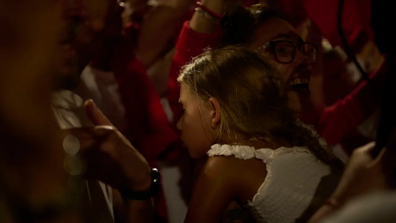La Cofradía de San Saturnino ameniza con canciones el Pobre de Mí de El Guti durante San Fermín 2025. PABLO LASAOSA