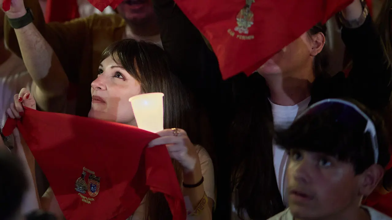 Pobre de mí en la Plaza del Ayuntamiento de Pamplona con el que finalizan los nueve días de las Fiestas de San Fermín 2025. IÑIGO ALZUGARAY
