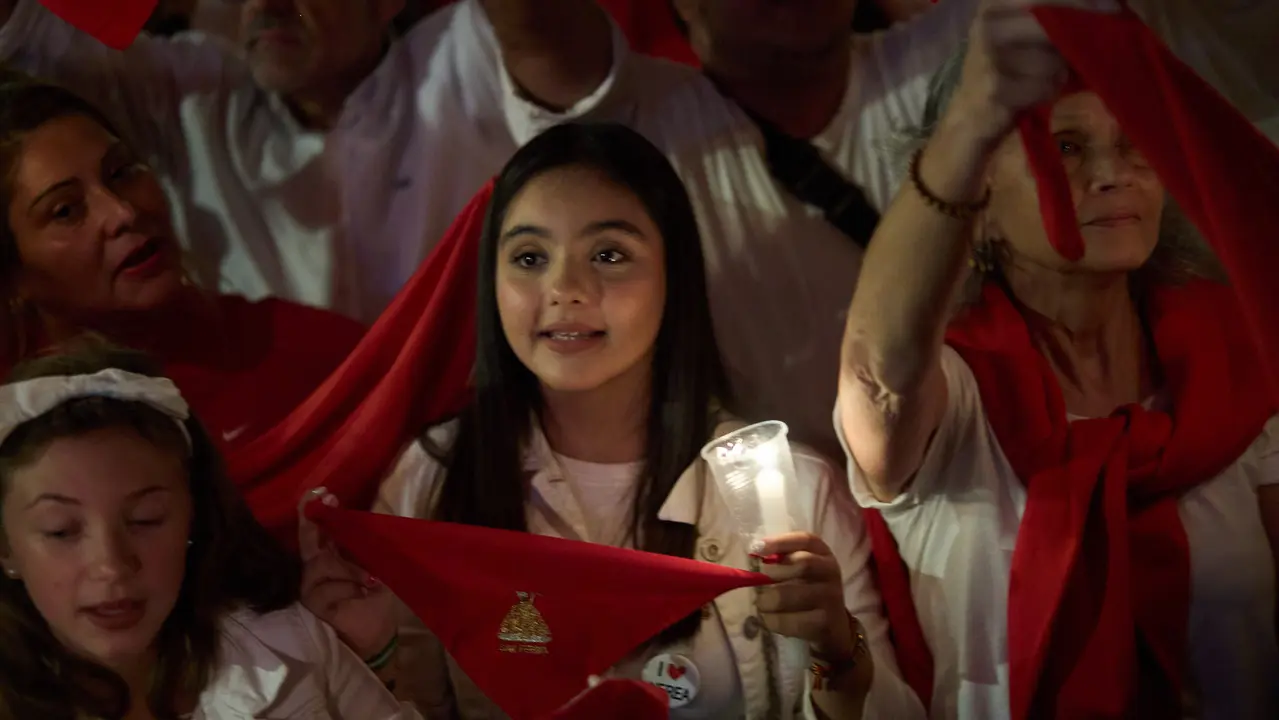 Pobre de mí en la Plaza del Ayuntamiento de Pamplona con el que finalizan los nueve días de las Fiestas de San Fermín 2025. IÑIGO ALZUGARAY