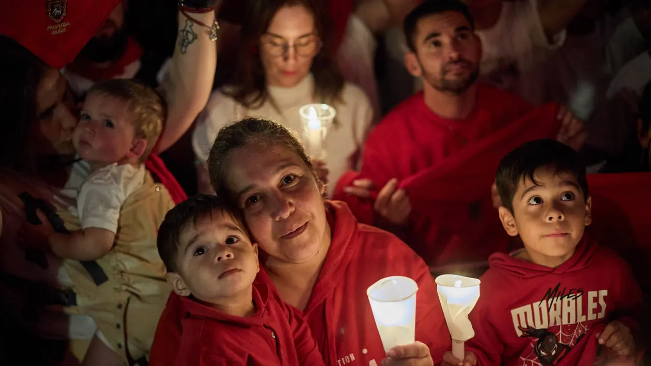 Pobre de mí en la Plaza del Ayuntamiento de Pamplona con el que finalizan los nueve días de las Fiestas de San Fermín 2025. IÑIGO ALZUGARAY
