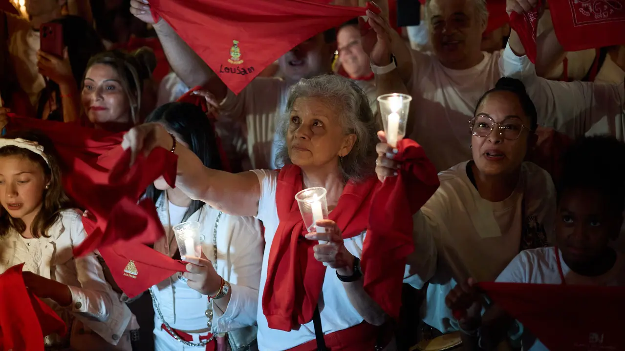Pobre de mí en la Plaza del Ayuntamiento de Pamplona con el que finalizan los nueve días de las Fiestas de San Fermín 2025. IÑIGO ALZUGARAY