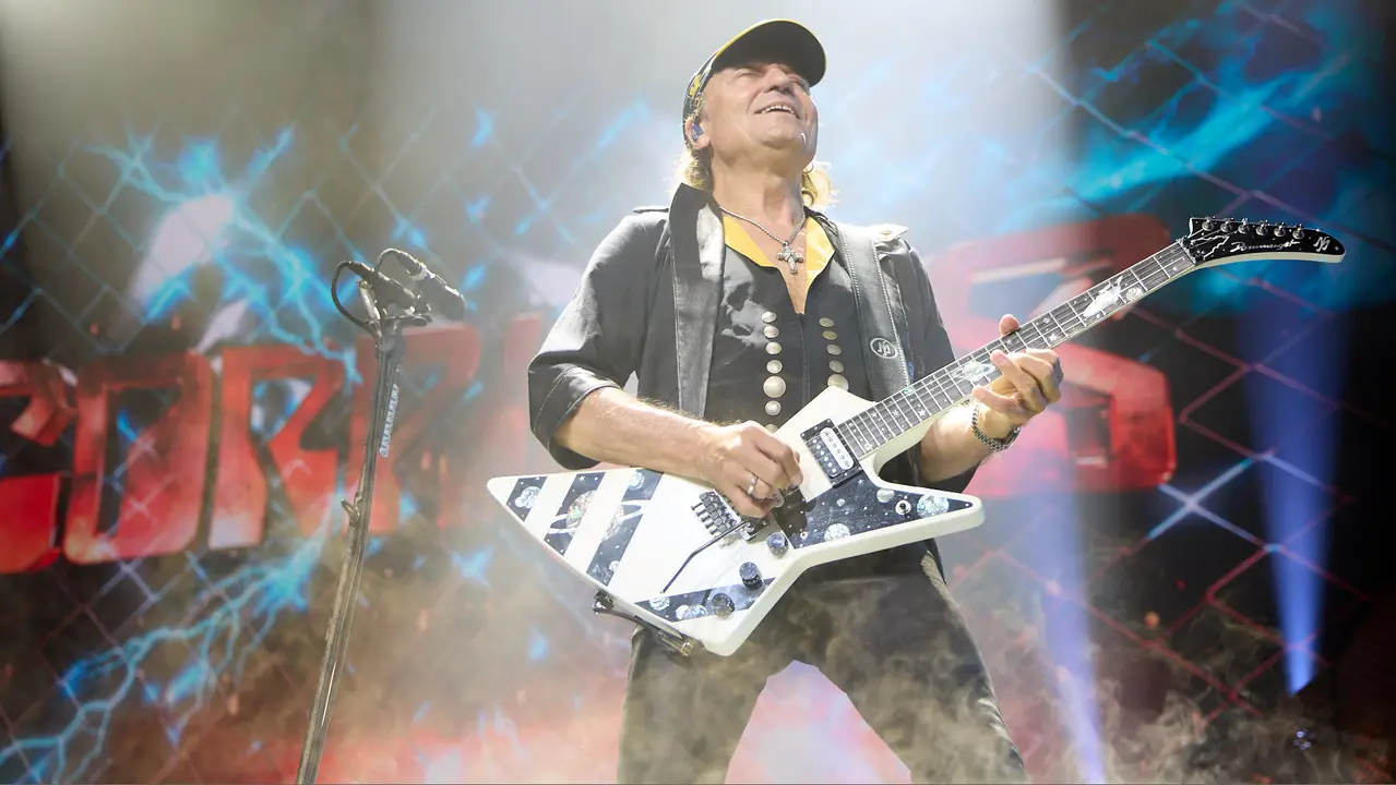 Concierto de la banda alemana Scorpions, dentro de su gira mundial '60 years of Scorpions' celebrado en el pabellón Navarra Arena de Pamplona. IÑIGO ALZUGARAY