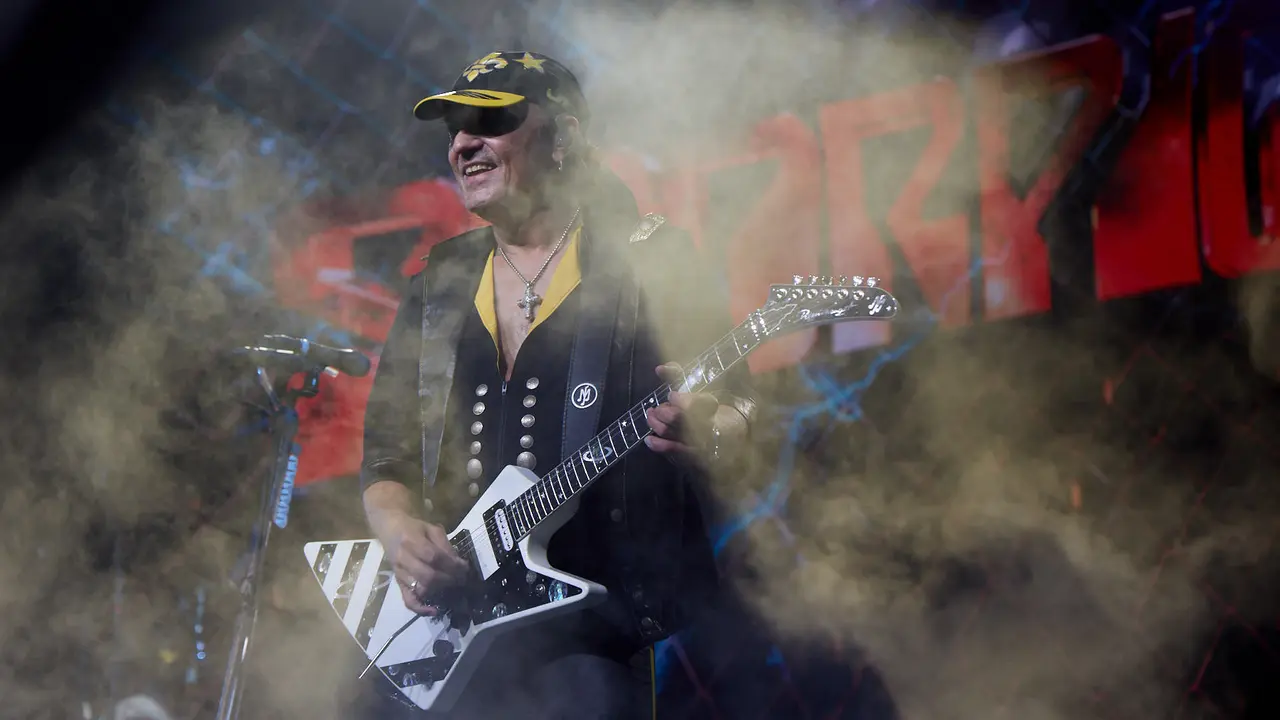 Concierto de la banda alemana Scorpions, dentro de su gira mundial '60 years of Scorpions' celebrado en el pabellón Navarra Arena de Pamplona. IÑIGO ALZUGARAY